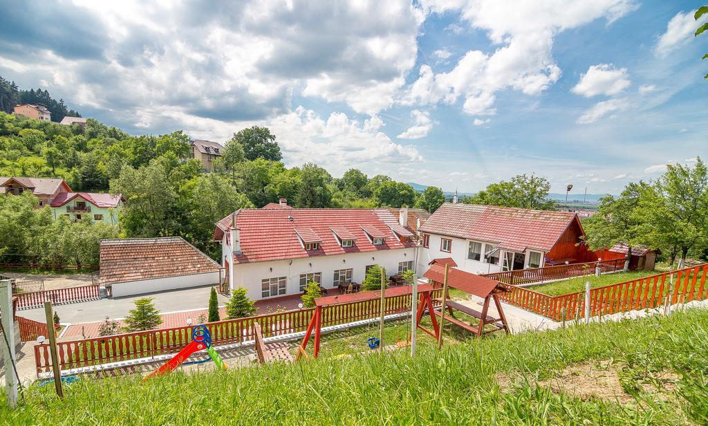 Pensiunea Tinelu Brasov Săcele Exterior photo