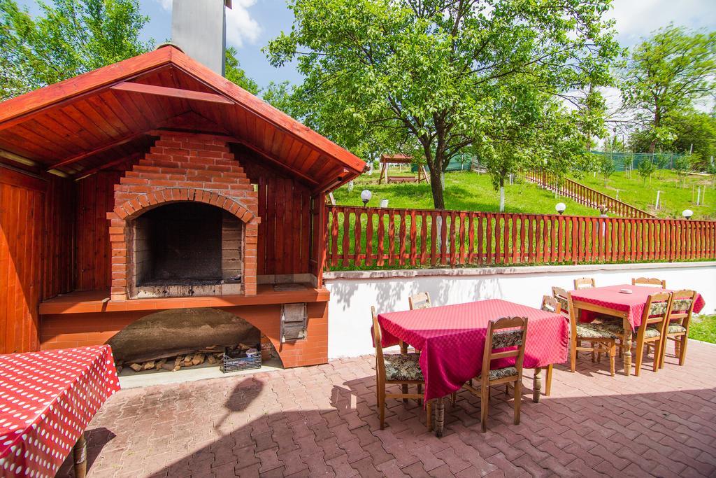 Pensiunea Tinelu Brasov Săcele Exterior photo